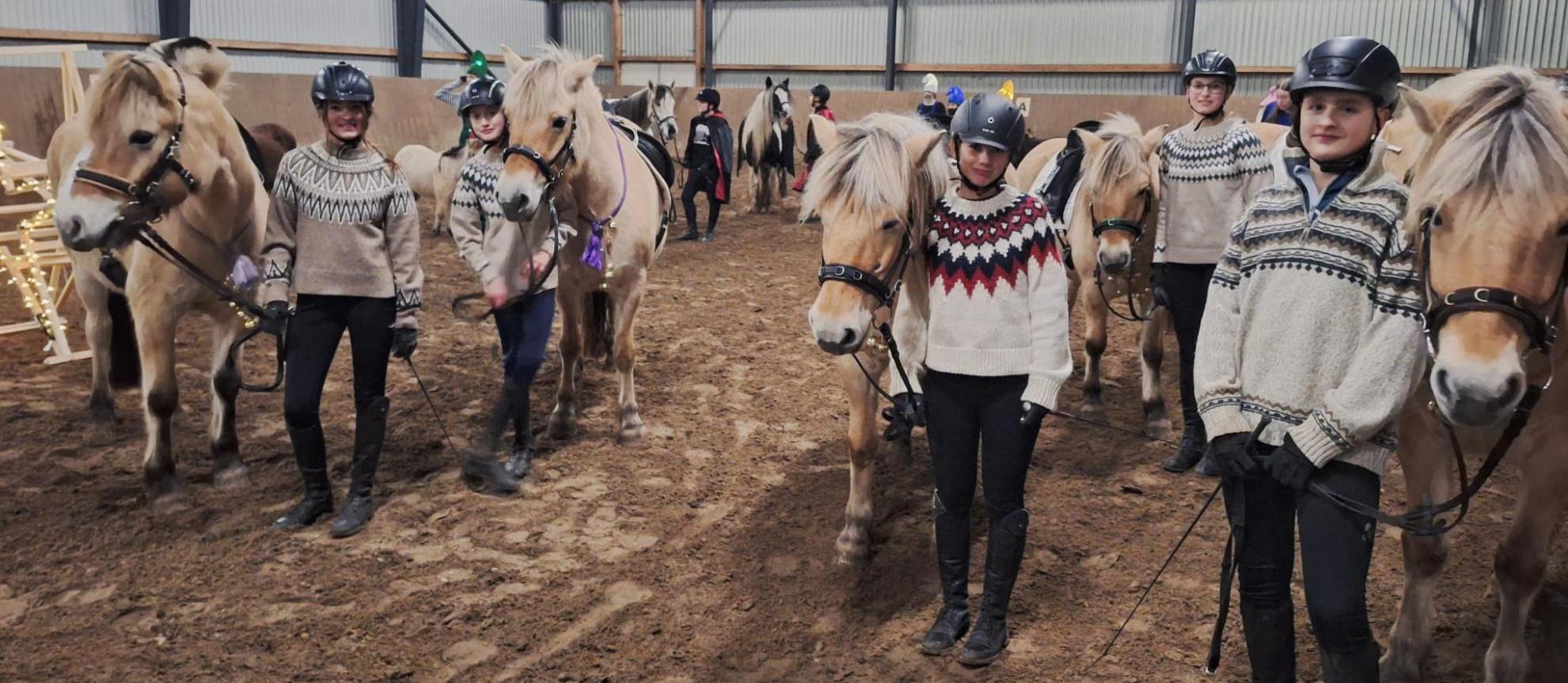 20251130 vonAnna002a HT Weihnachtsreiten pro aqxLvtAC