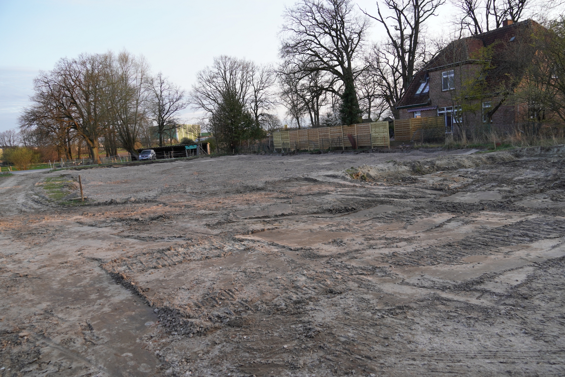 20210416 A044 HT Bau Reitplatz