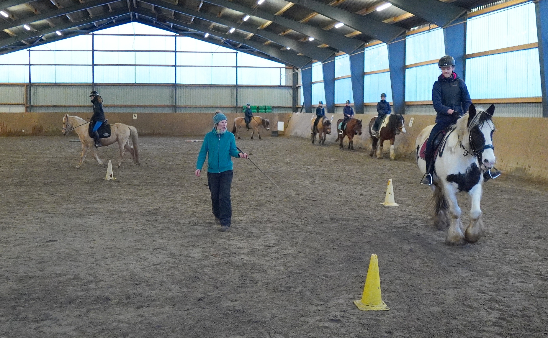 20220215 A006a HT Reitgruppe Di1700